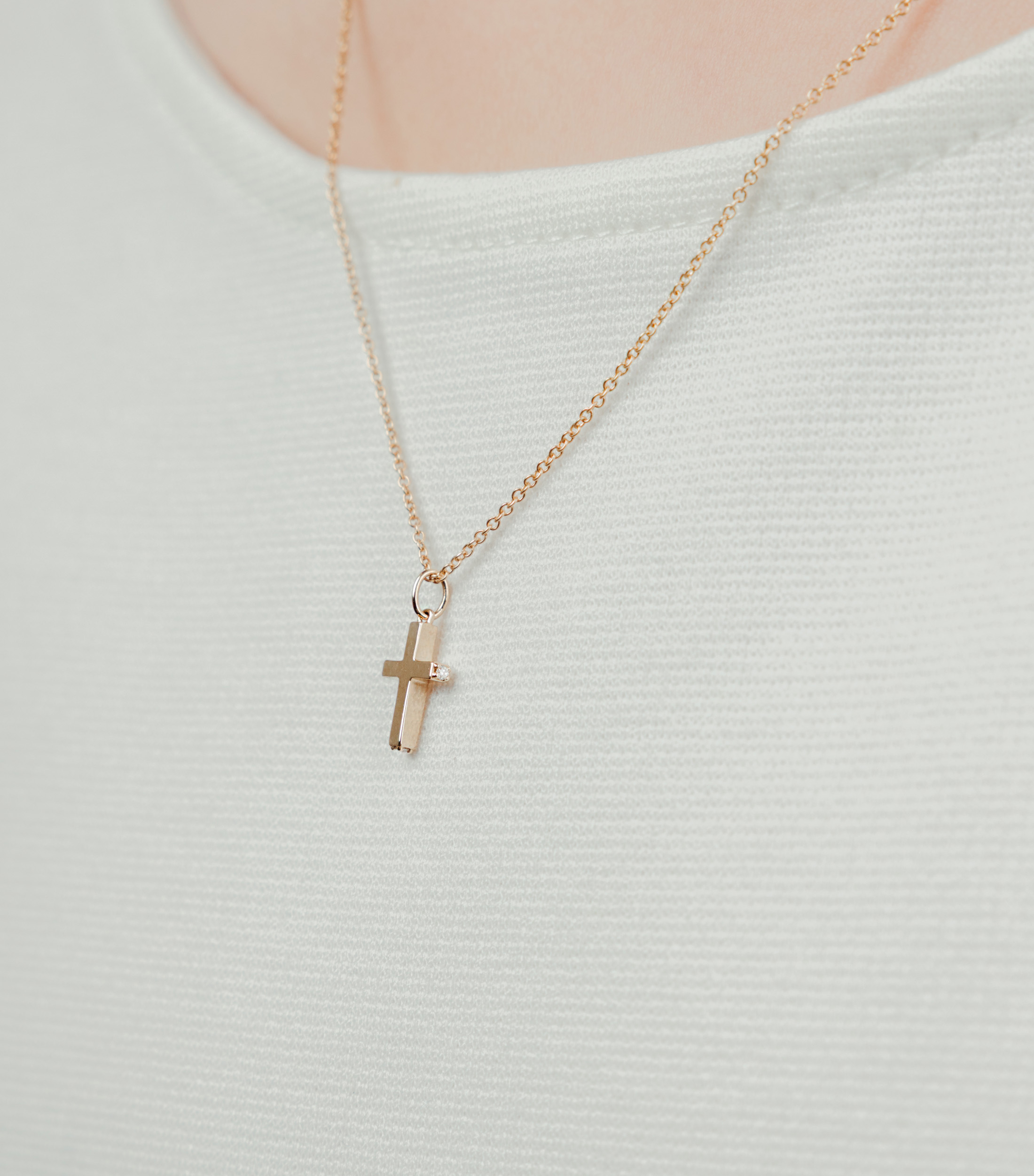 18K Gold with 4 Lab Grown Diamond Cross Pendant