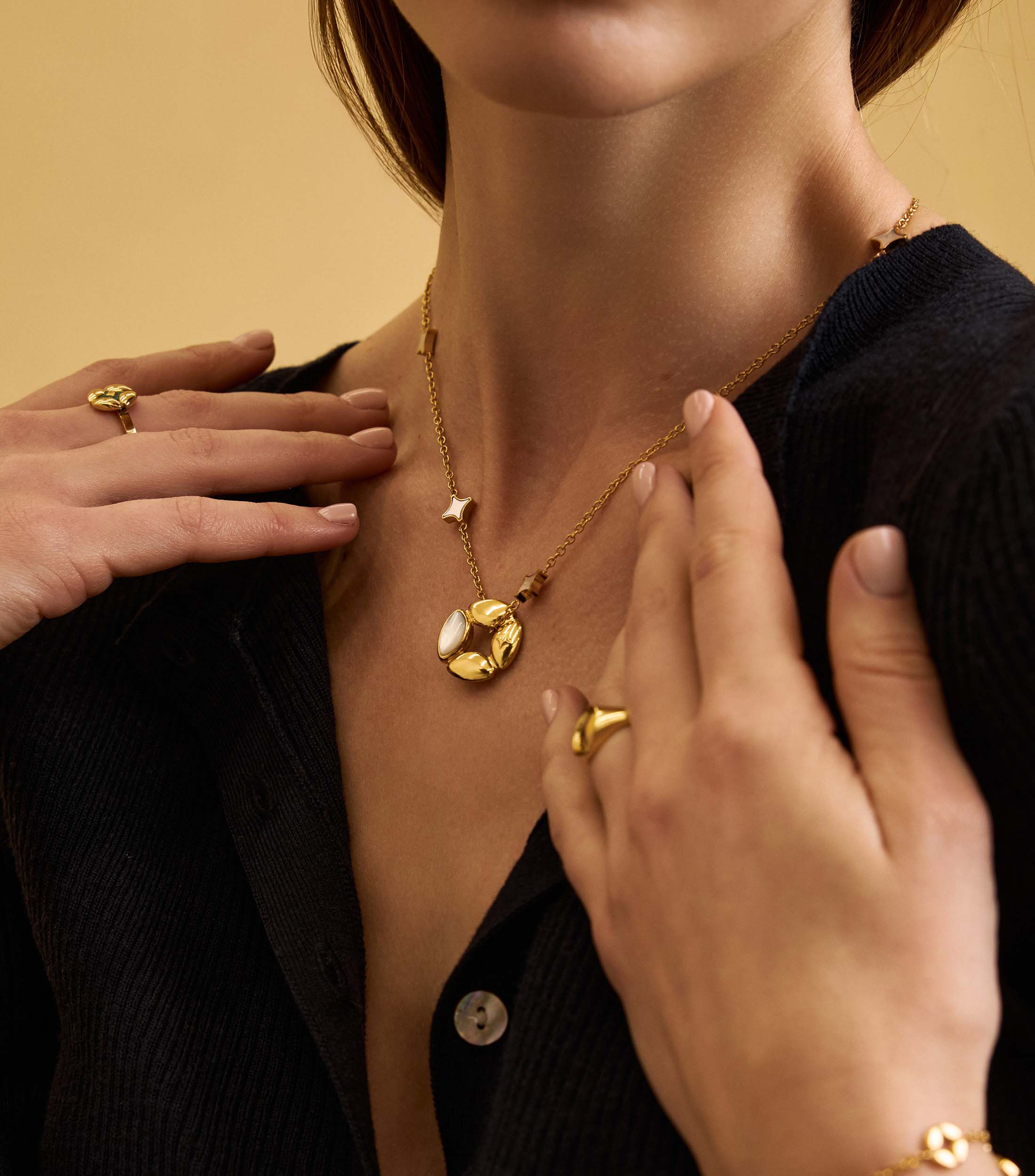 Ring Pillow Pendant Necklace in Mother Of Pearl