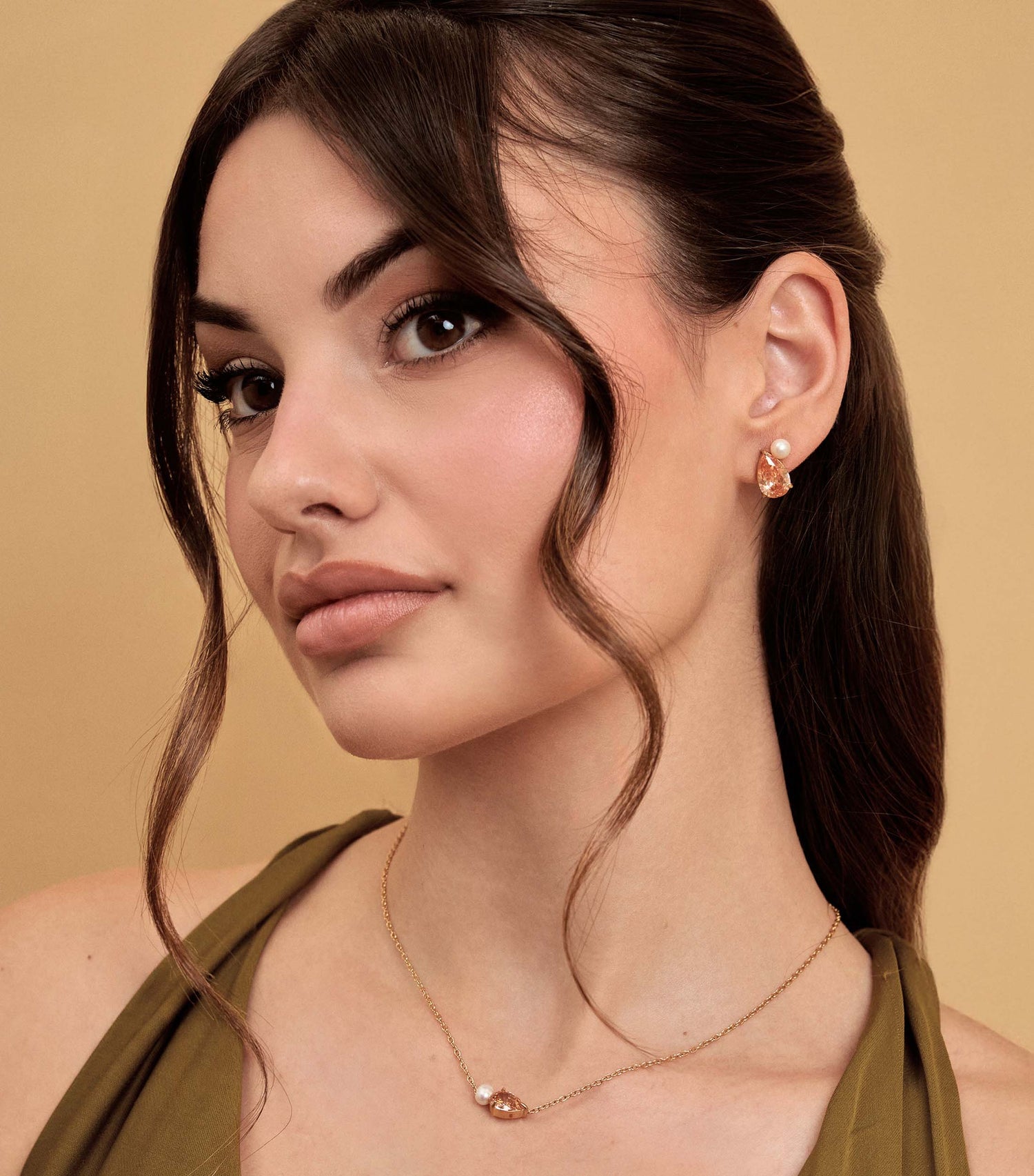 Peach Pear-Cut Zirconia & Pearl Necklace in Gold