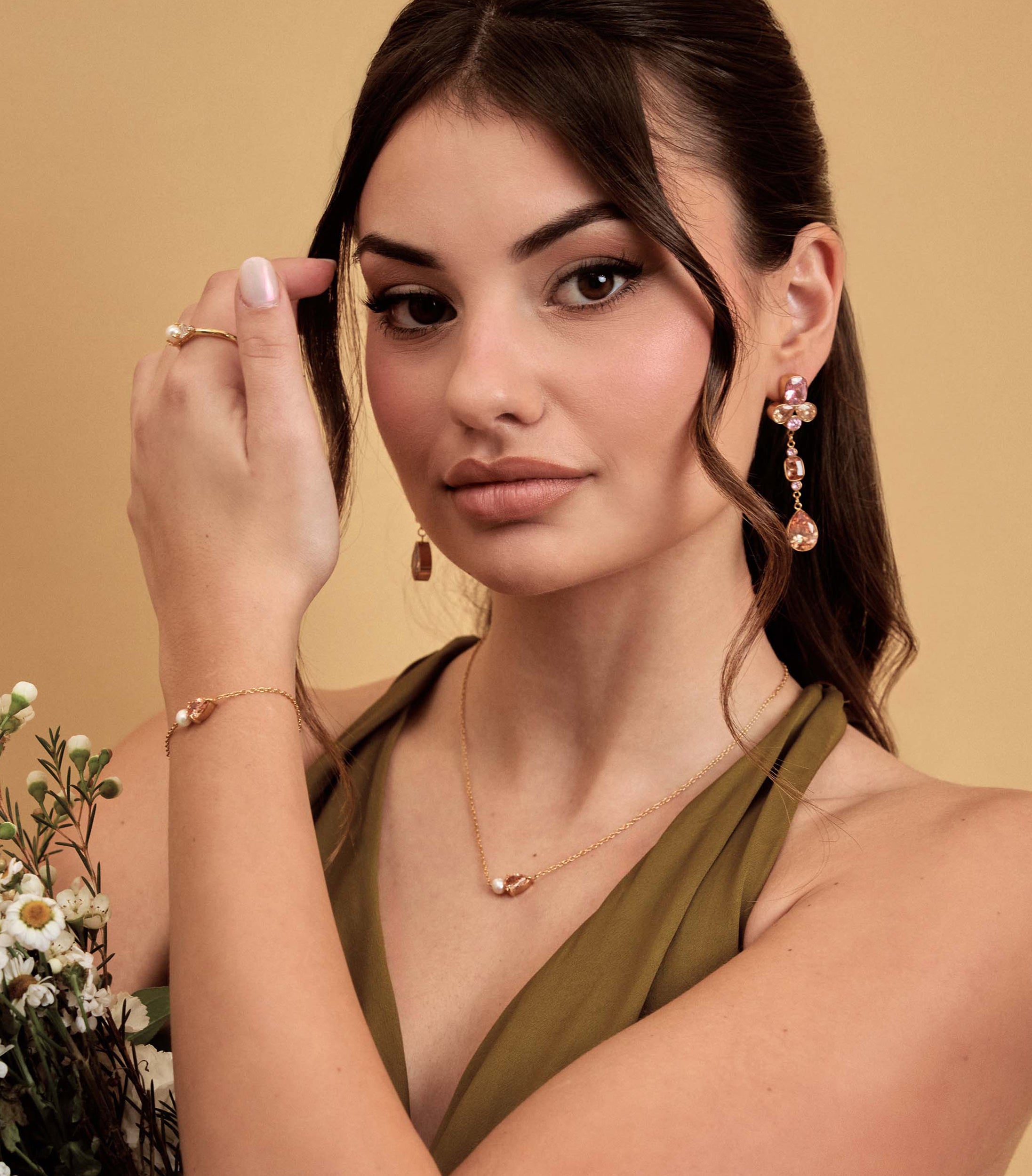 Peach Pear-Cut Zirconia & Pearl Bracelet in Gold