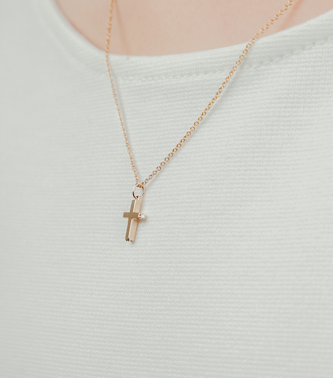 18K Gold with 4 Lab Grown Diamond Cross Pendant