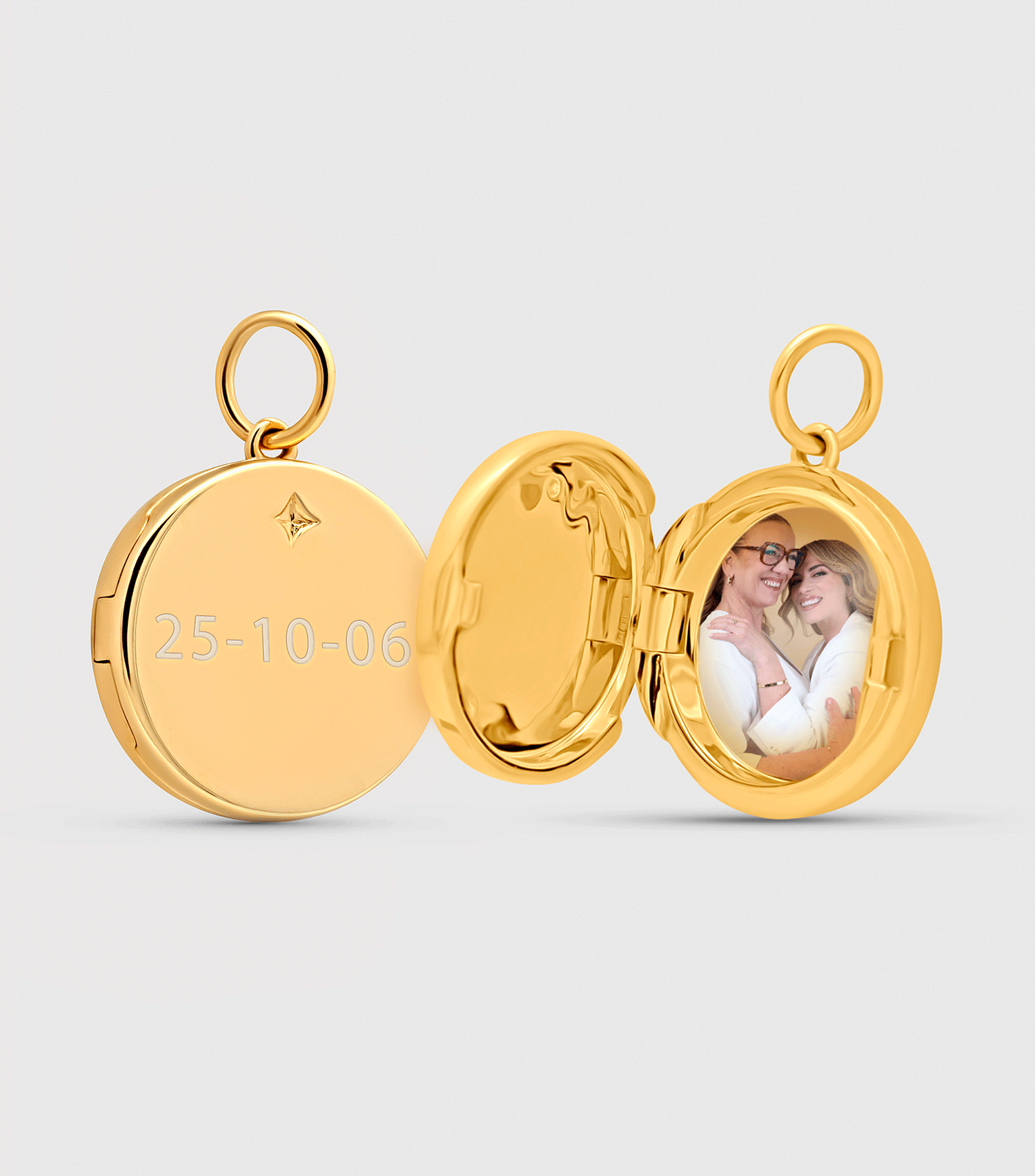 9K Solid Gold Script &amp; Engraving Locket Pendant with Se-Luna Motif