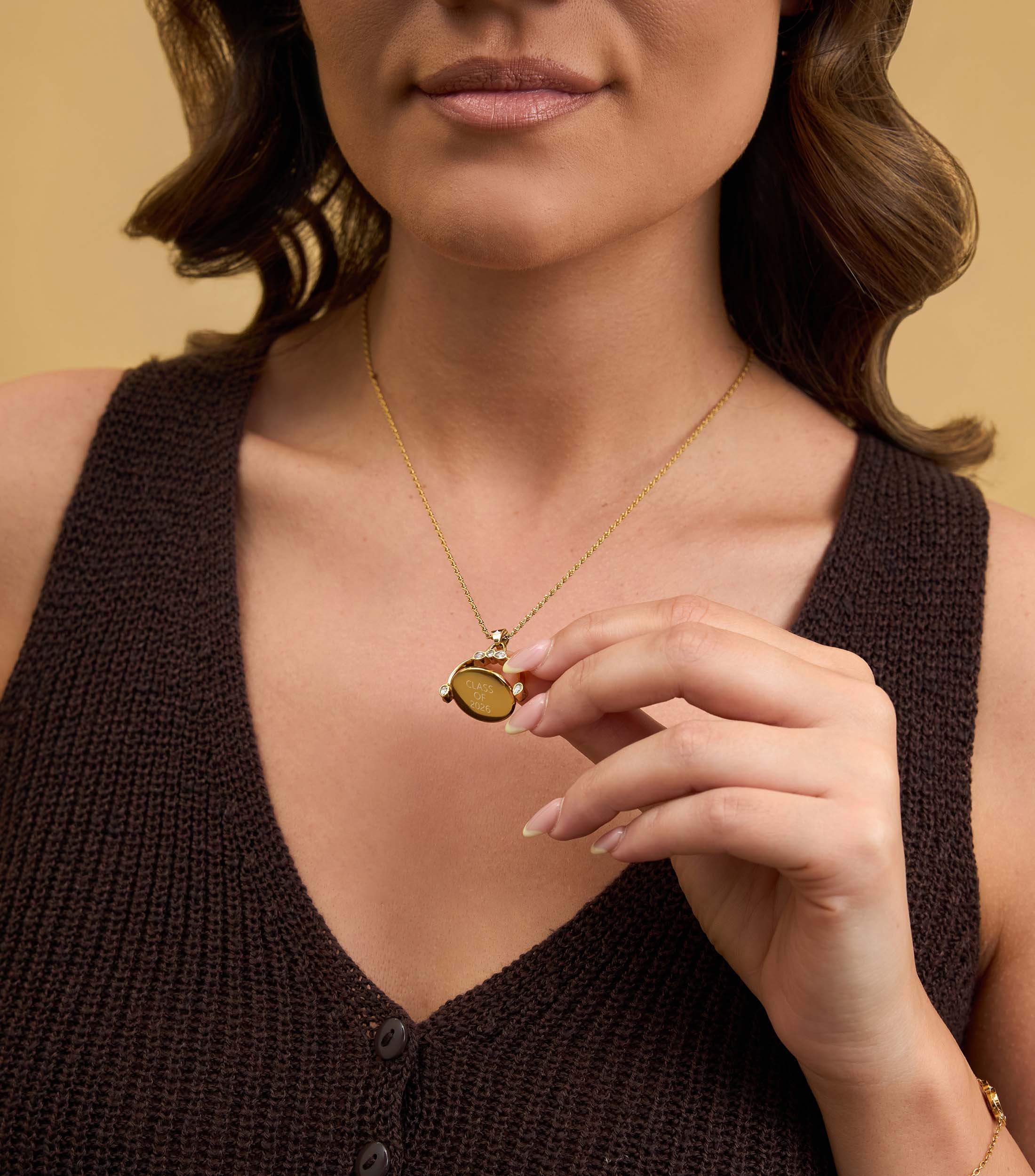 Twist Pendant Engraving Necklace