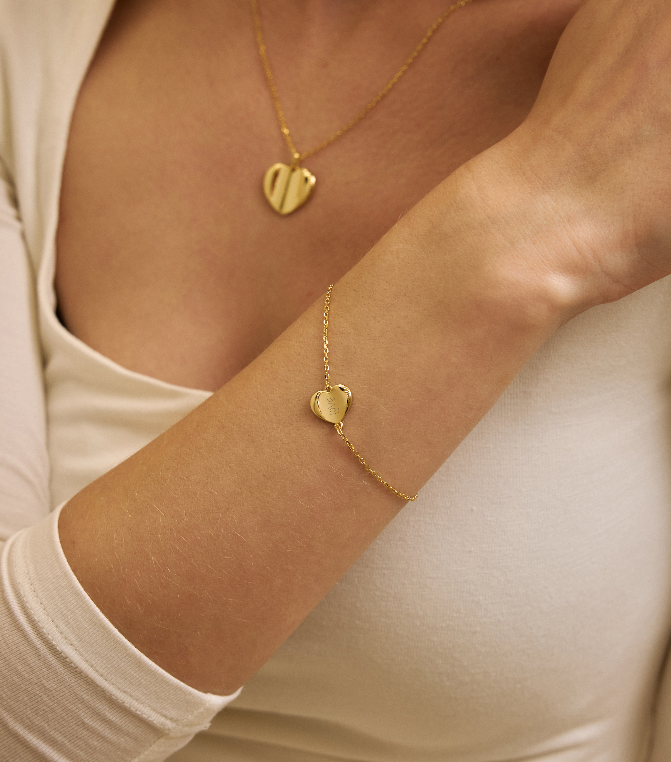 Vermeil Script Engraving Heart Pendant Bracelet