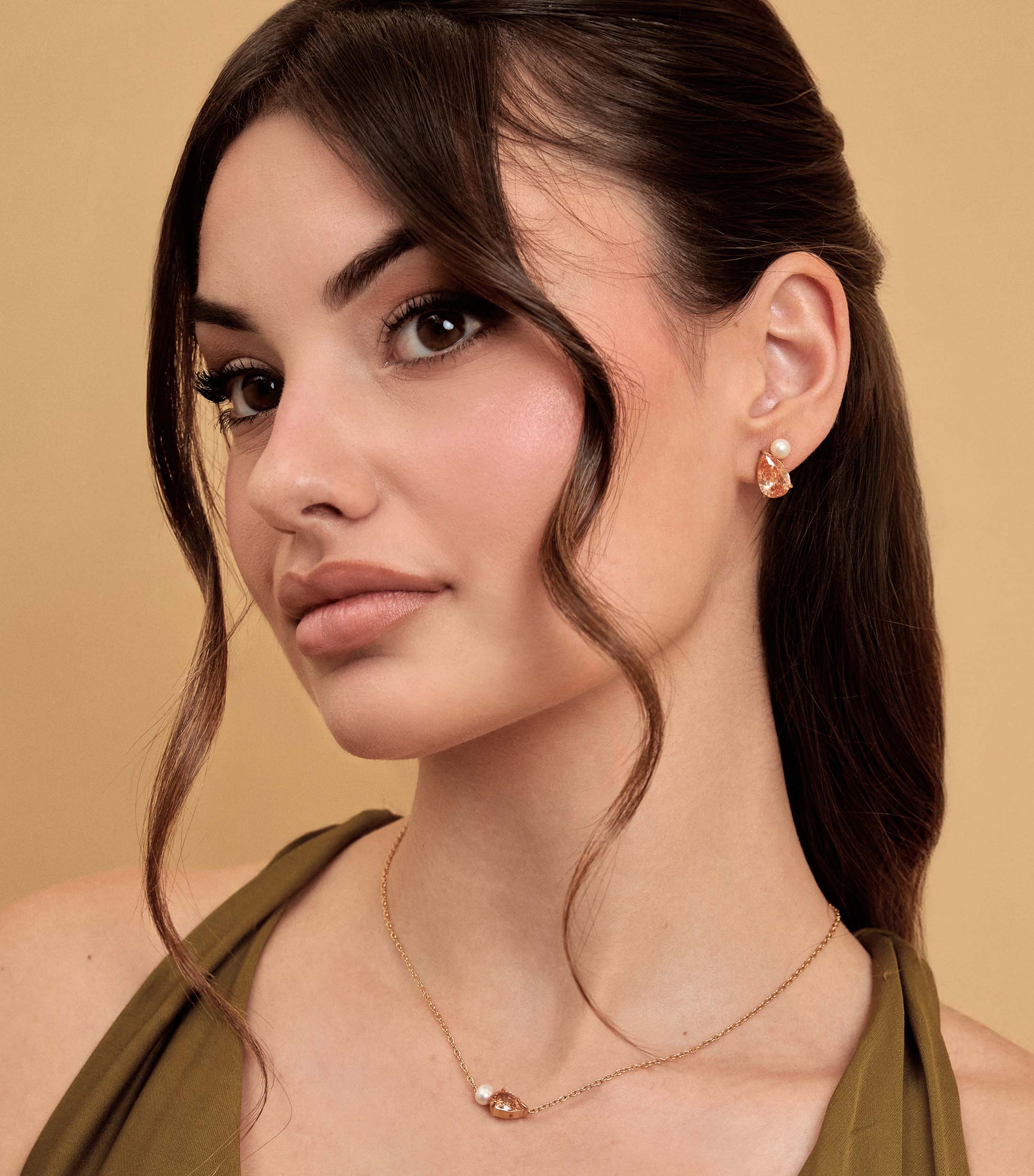 Peach Pear-Cut Zirconia &amp; Pearl Necklace in Gold