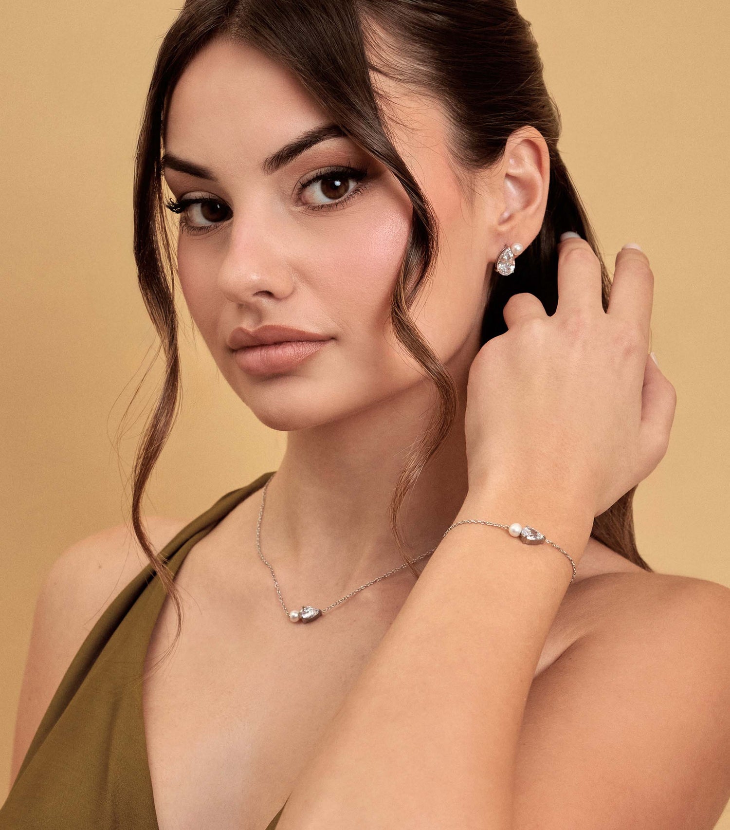 Clear Pear-Cut Zirconia &amp; Pearl Bracelet in Silver