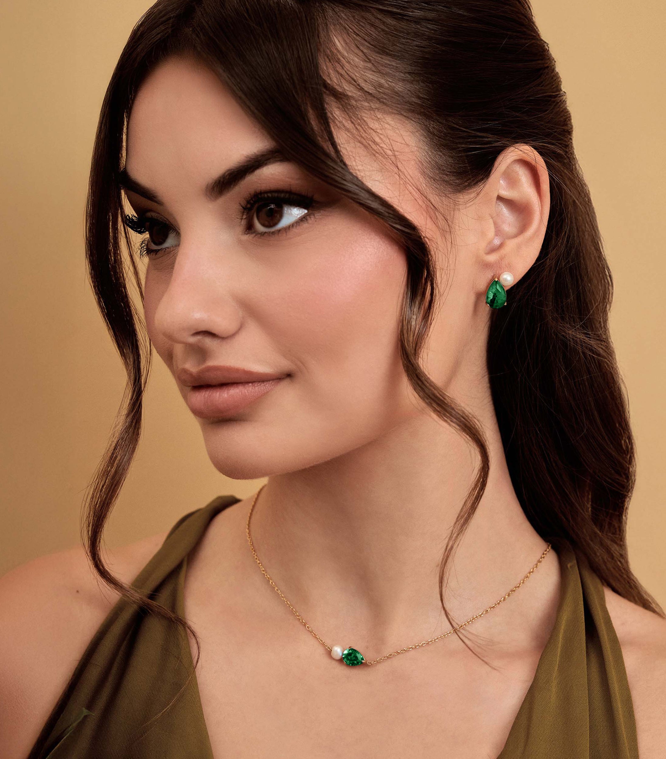 Emerald Pear-Cut Zirconia &amp; Pearl in Gold Set