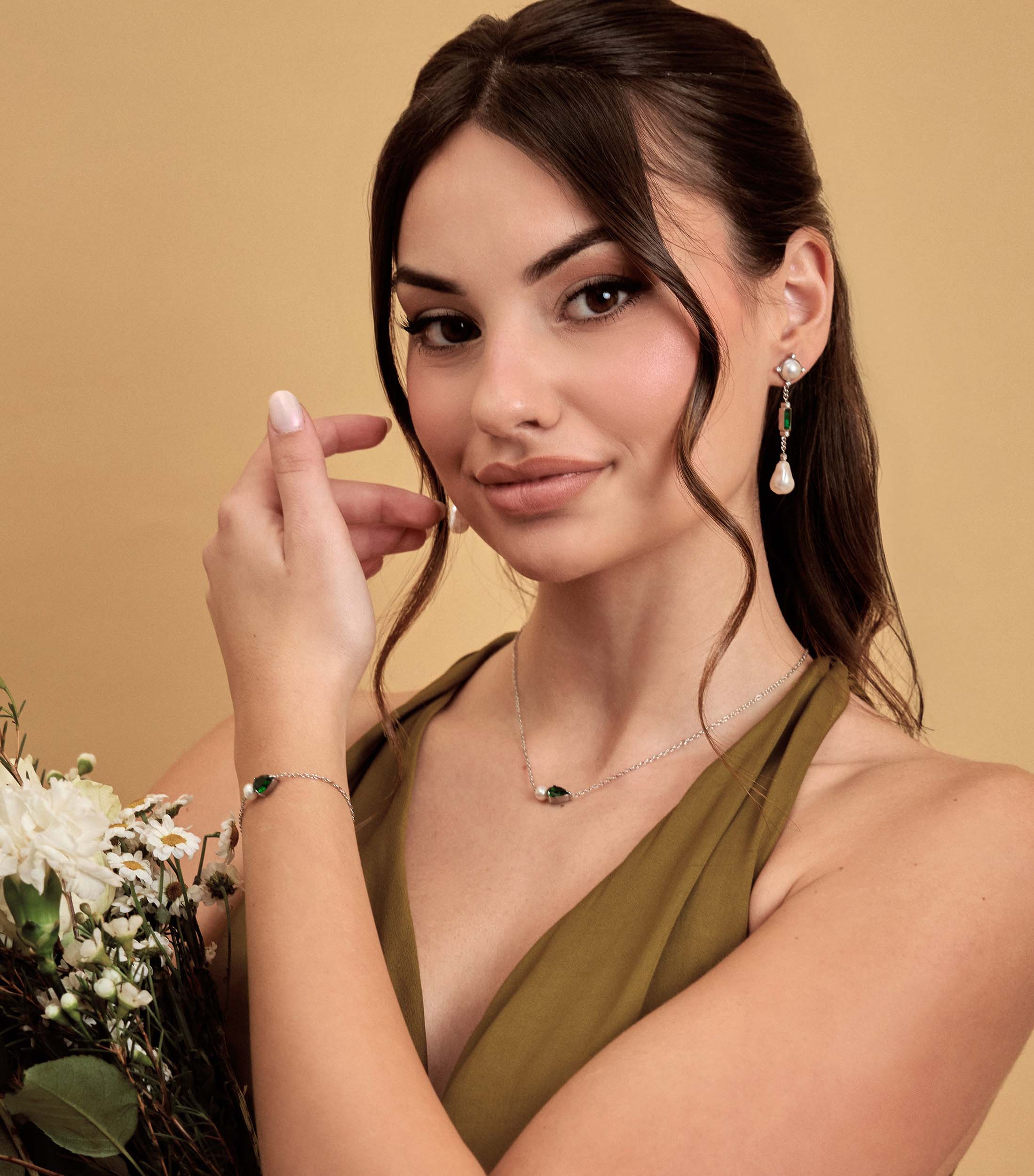 Emerald Pear-Cut Zirconia &amp; Pearl Necklace in Silver