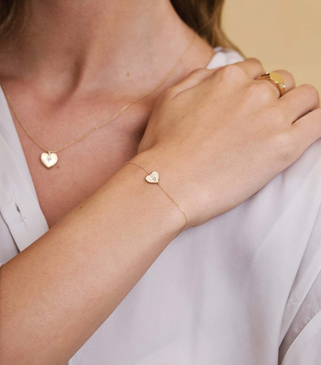 9K Solid Gold Heart Bracelet with a Lab-Grown Diamond