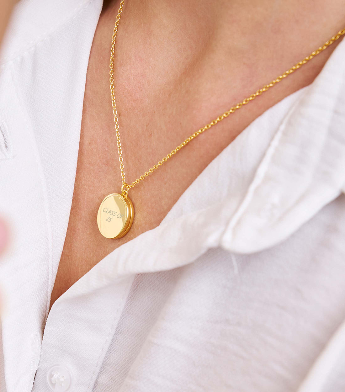 Engraving Oval Locket in Vermeil Teacher&